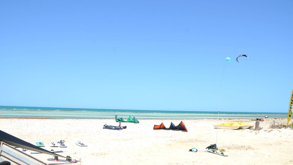 Djerba-Zarzis: Warten auf den Wind an der Station