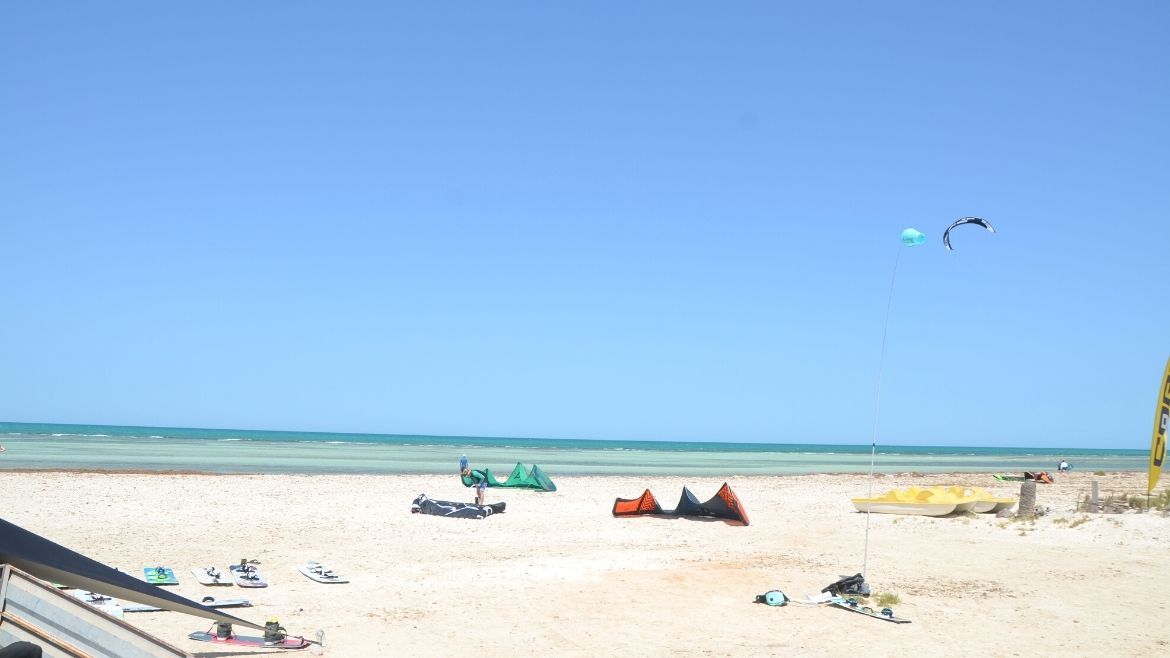 Djerba-Zarzis: Warten auf den Wind an der Station Djerba-Zarzis: Warten auf den Wind an der Station