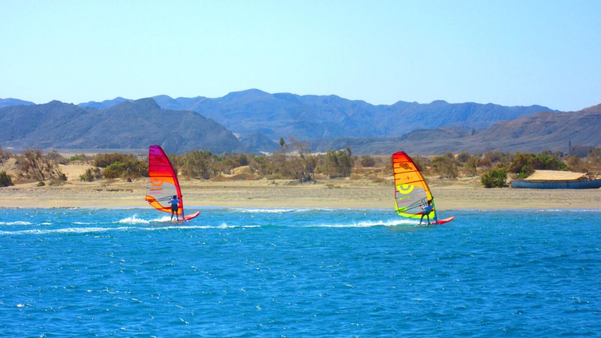 El Naaba: Ein beliebtes Windsurfrevier