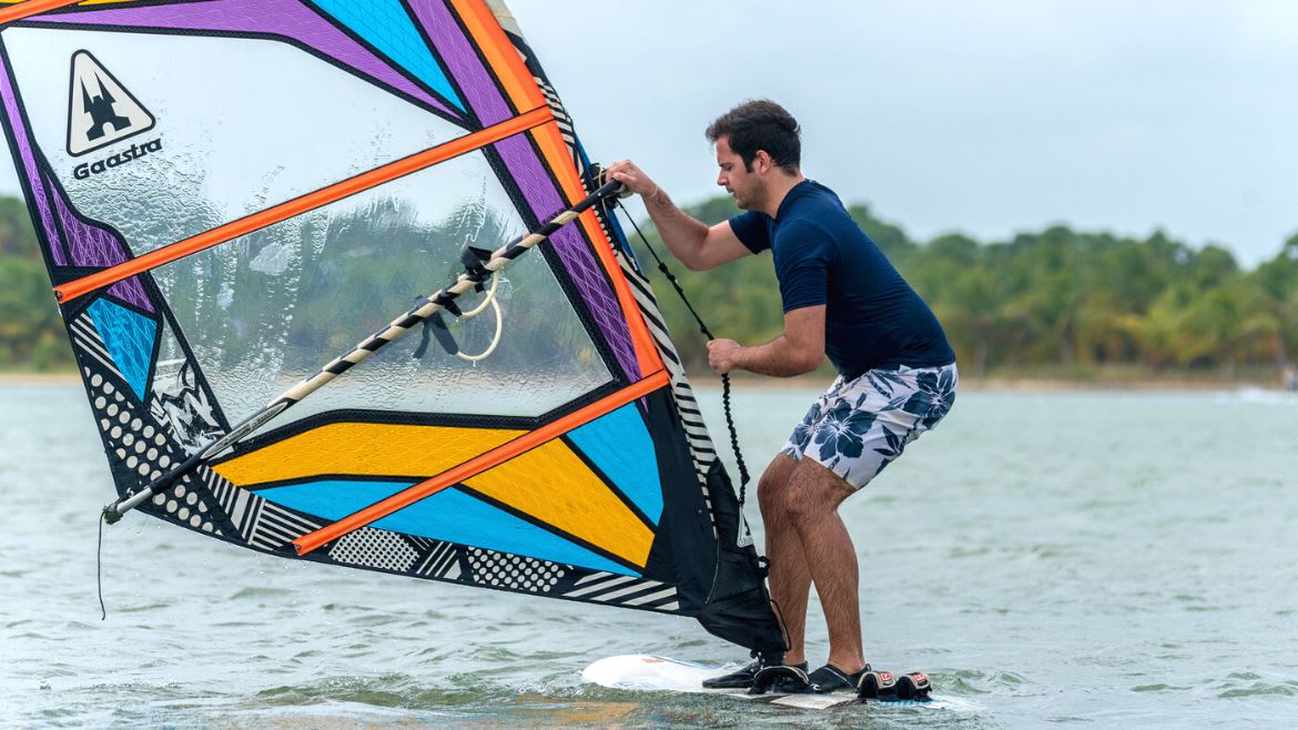 Kalpitiya: Windsurfer in der Lagune 