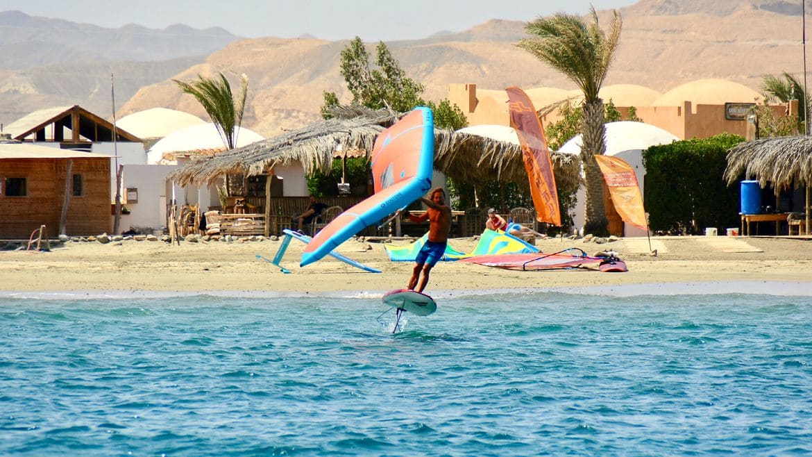 El Naaba: Wingen an der Station in El Naaba
