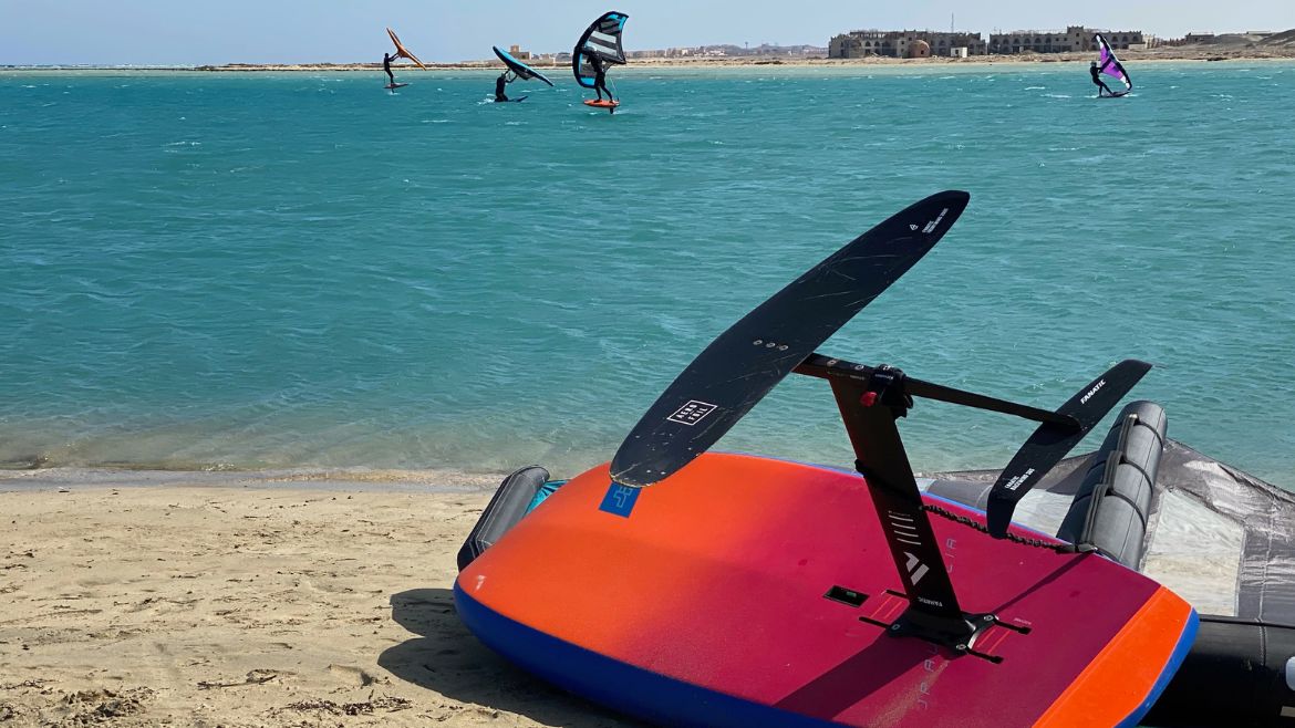 El Naaba: Wingen in der Lagune