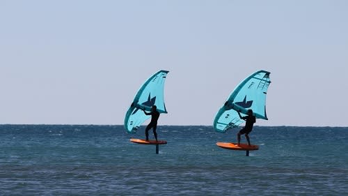 Ulcinj: Wingfoilen an der Kite- und Wingsurf Station Ulcinj: Wingfoilen an der Kite- und Wingsurf Station