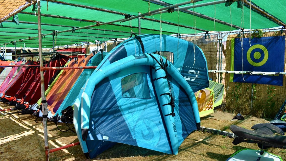 Naxos: Wing- und Windsurfmaterial