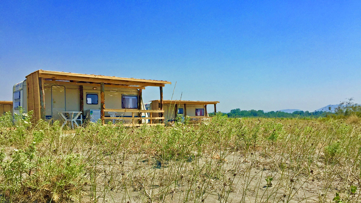 Ulcinj: Außenansicht der Strand Wohnwagen