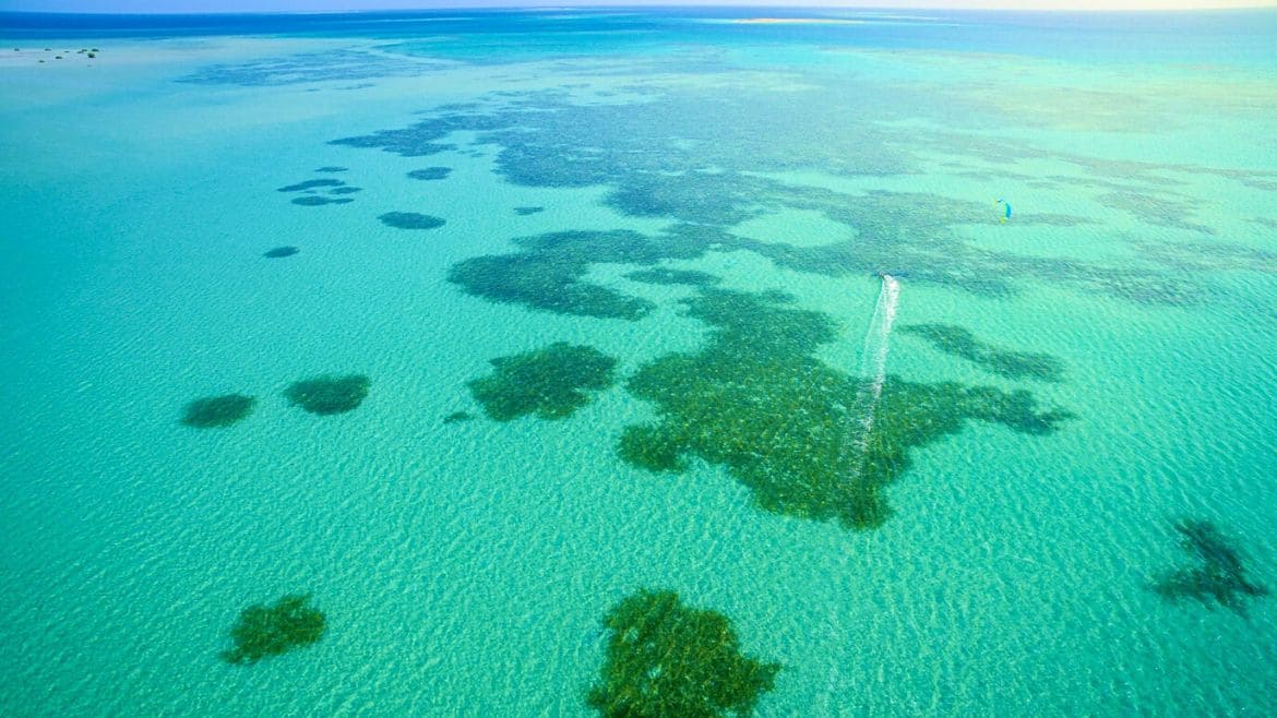 Kitesurfen lernen: Wunderbare Wasserfarben in Ägypten
