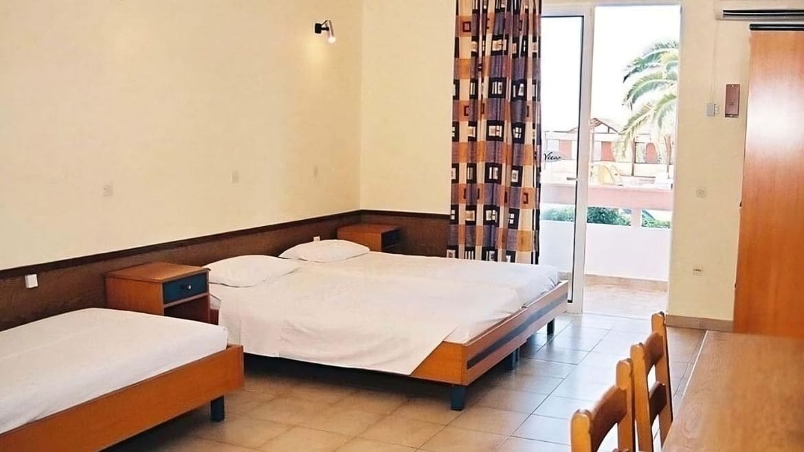 Theologos: Übersicht Studio Poolblick