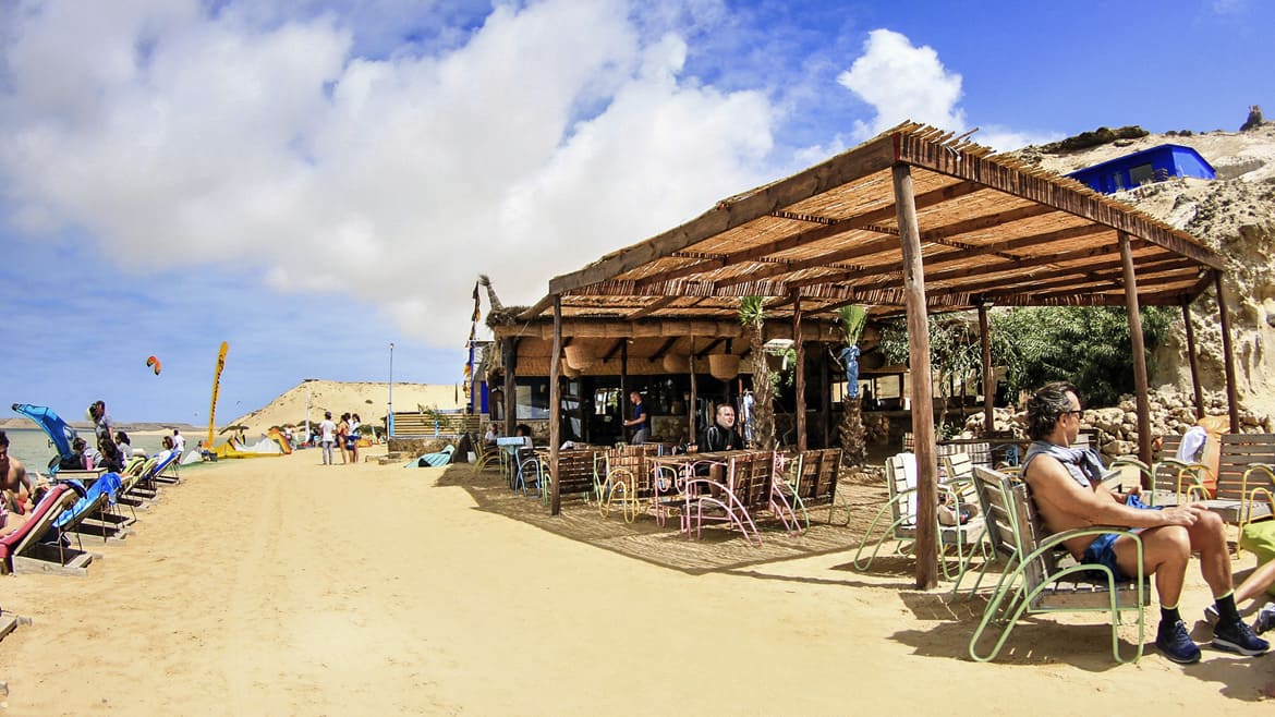 Dakhla: Bar im Surfhotel