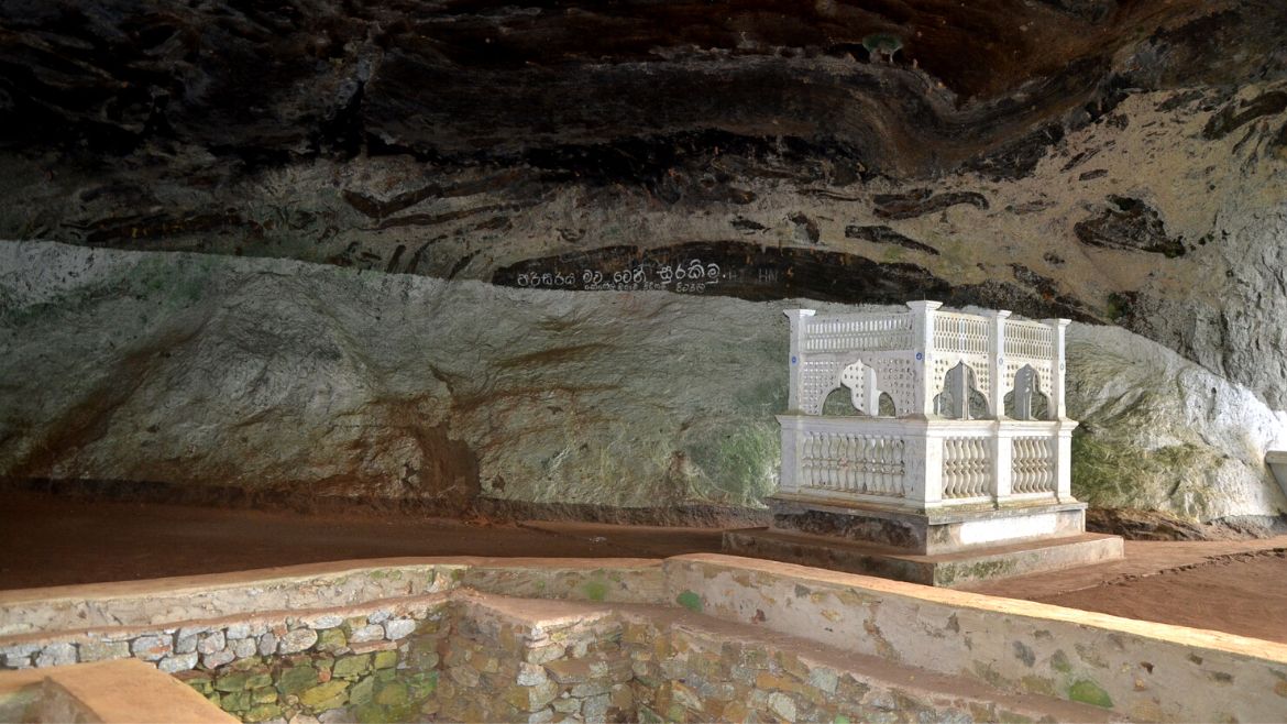 Sri Lanka: Besichtigung der Belilena, einer berühmten urgeschichtlichen Höhle 
