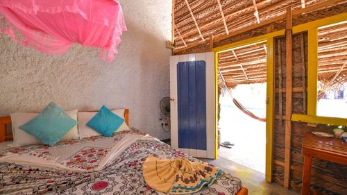 Kalpitiya:  Die Zimmer im Low Budget Gästehaus verfügen über ein Doppelbett