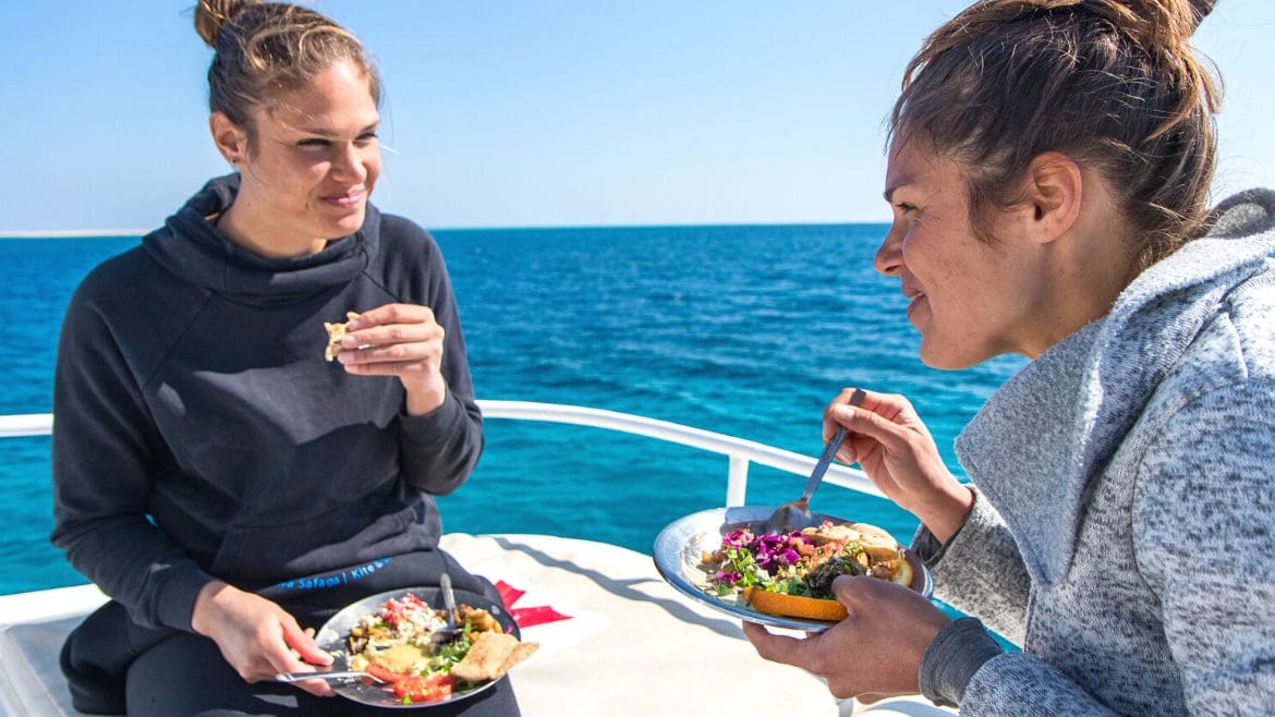 Soma Bay: Lunch-Time auf dem Kite Boot