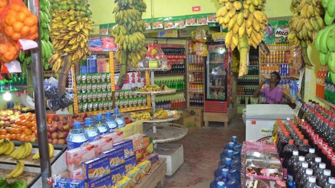 Sri Lanka: Einkaufladen in Kalpitiya