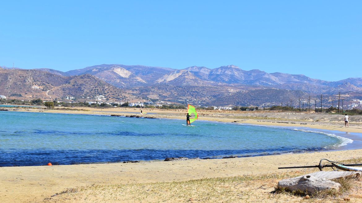 Naxos: Atemberaubende Landschaft an der Wing- und Windsurf Station