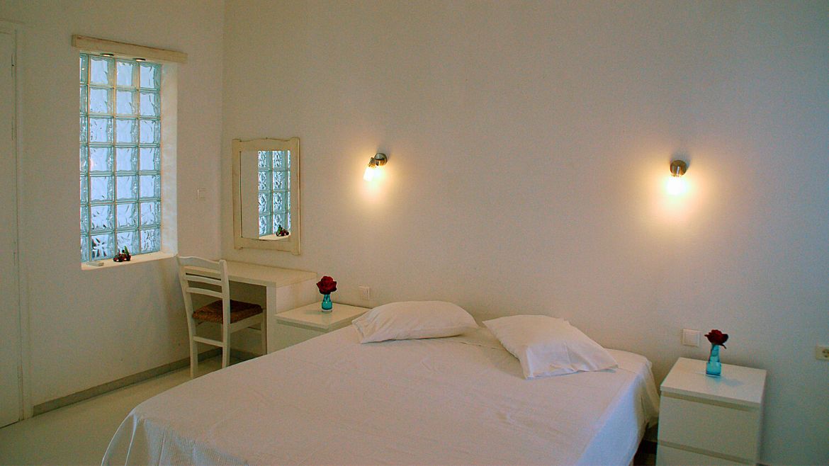Naxos: Das Deluxe Appartement verfügt über ein Doppelbett