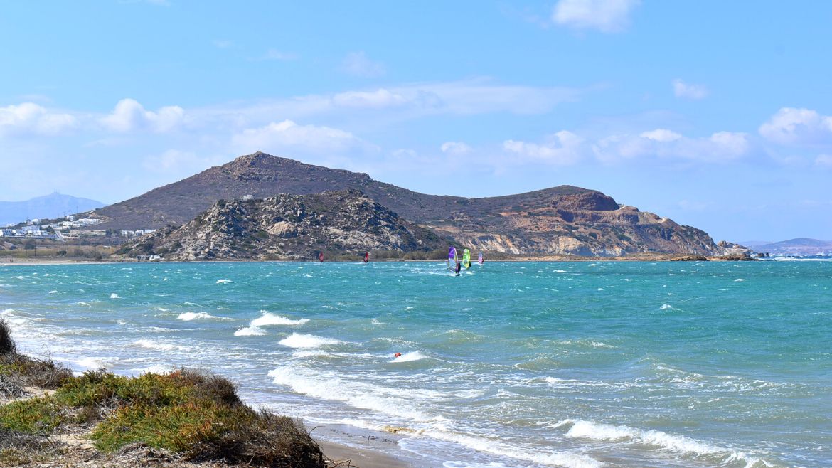 Naxos: Windsurfer an der Wing- und Windsurf Station