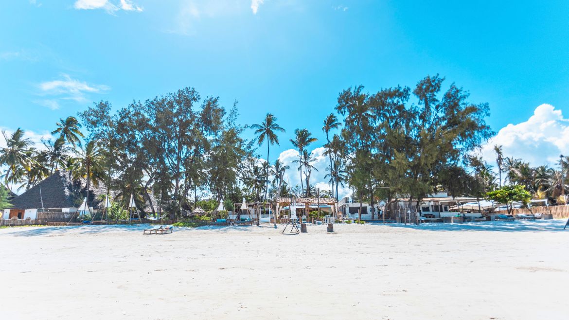 Sansibar: Blick auf die Strand Bungalows und Station