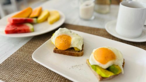 Sansibar: Frühstück im Surfhotel