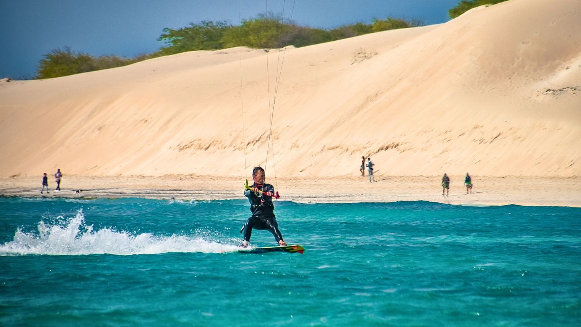 Boa Vista: Kitesurfen und eine tolle Kulisse genießen