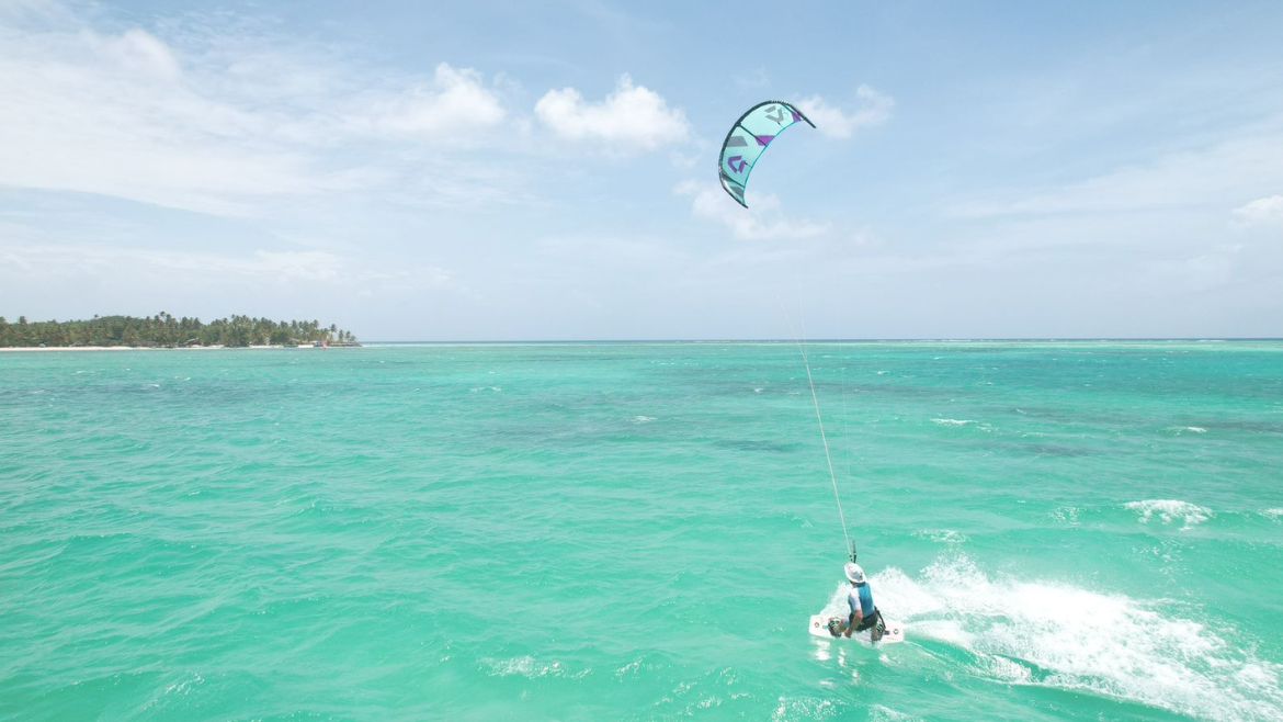 Tobago: Atemberaubende Kulisse zum Kitesurfen